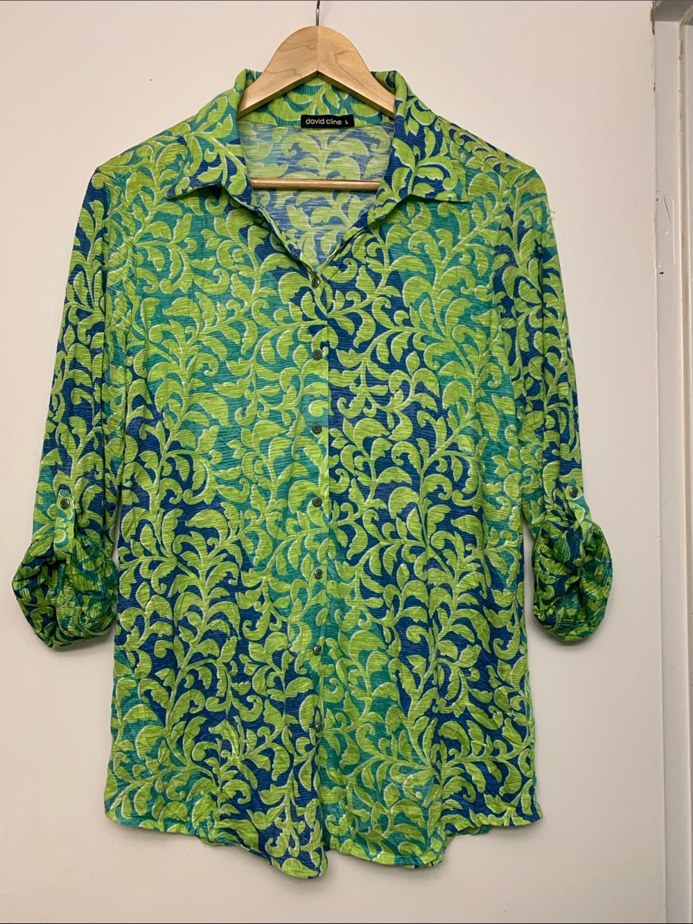 David Cline NEW Green and Blue Leaf-Print Button-Down Shirt. Great for travel.